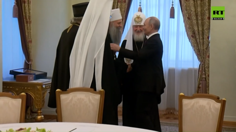 Putin sa patrijarhom Porfirijem: Očekujem predsednika Srbije 9. maja u Moskvi