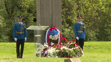 Dan sećanja na žrtve Holokausta: Delegacija ambasade Rusije položila venac u spomen- parku Jajinci