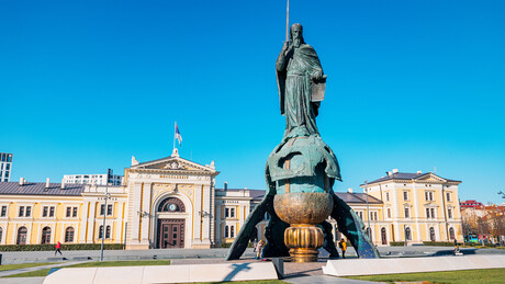 Ministarstvo kulture osudilo skrnavljenje spomenika Stefanu Nemanji (VIDEO)