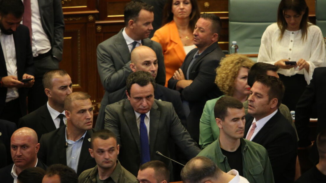 Од "хајвана" до "јадних губитника": Куртијеви поново вређају политичке противнике