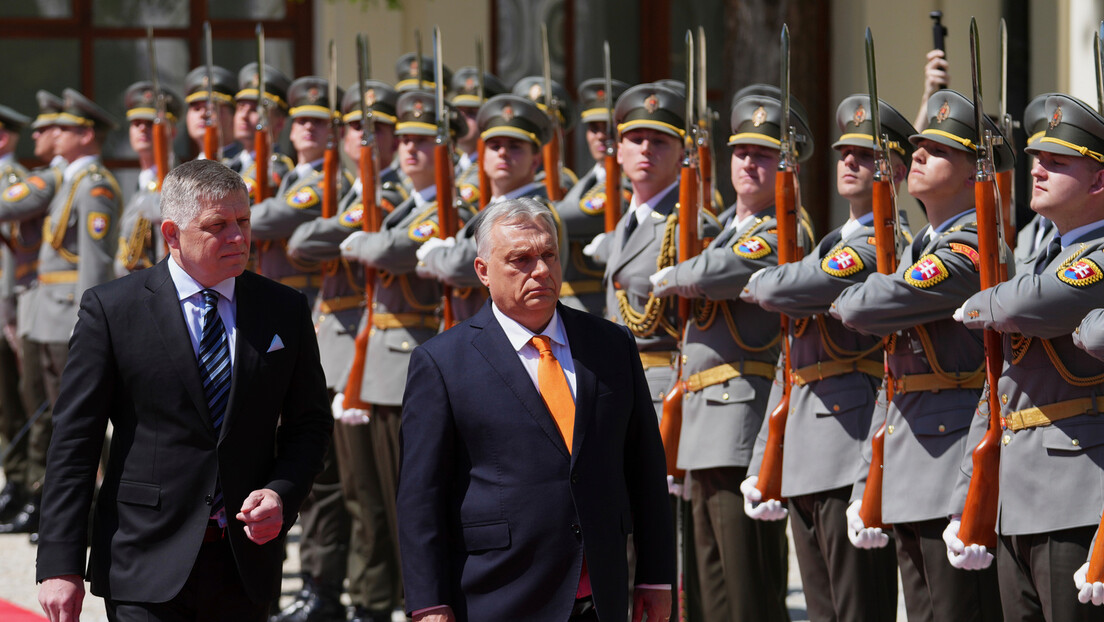U inat dušmanima: Fico namerava  da ide na Dan pobede