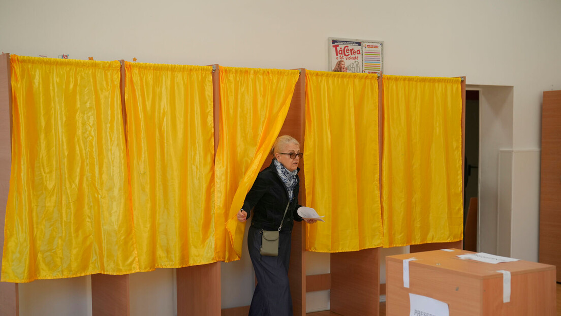 Pred drugi krug izbora u Rumuniji: Simion se uzda u Boga, protivkandidat obećava zaokret ka Zapadu