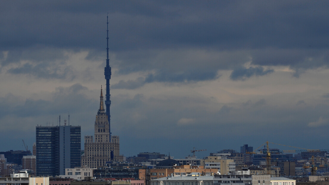 Simbol Moskve visok 540 metara: Ostankino - kula koja se njiše na vetru i šalje munje u nebo