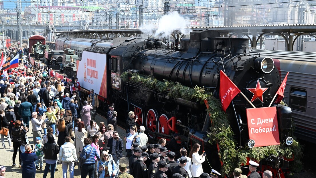 Od Moskve do Vladivostoka: "Voz Pobede", najveća lenta na nebu u Evropi i morž koji pleše (VIDEO)