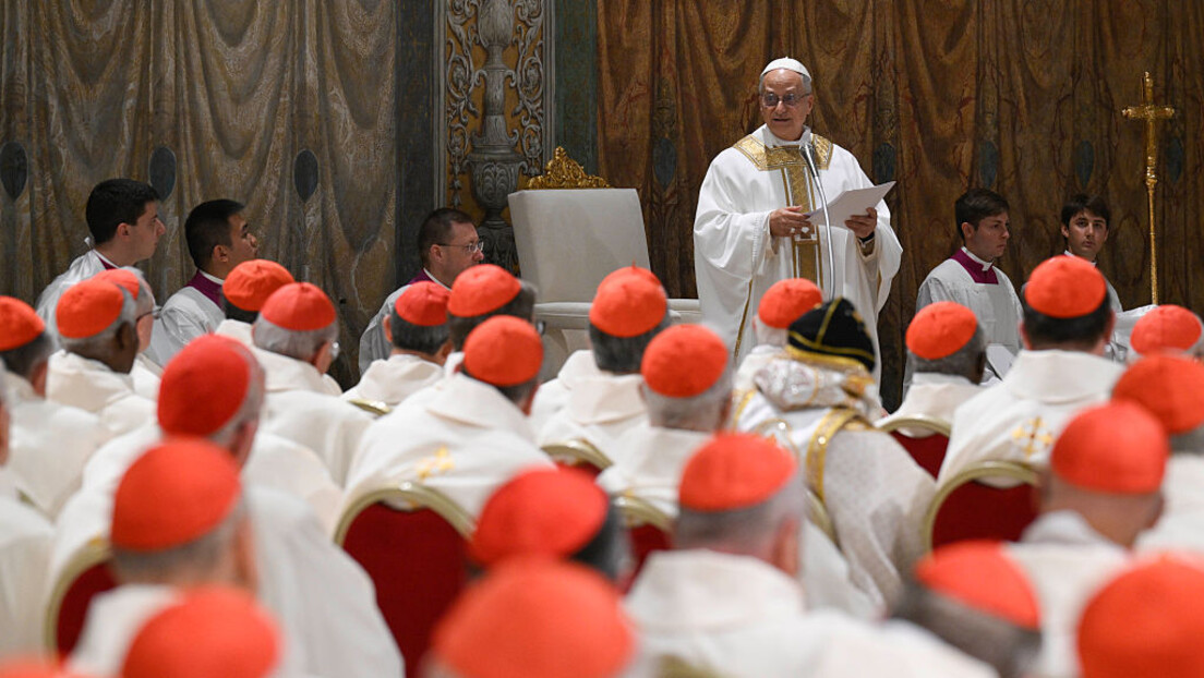 Juče izabran, danas na radnom mestu: Papa Lav XIV predvodio misu u Sikstinskoj kapeli