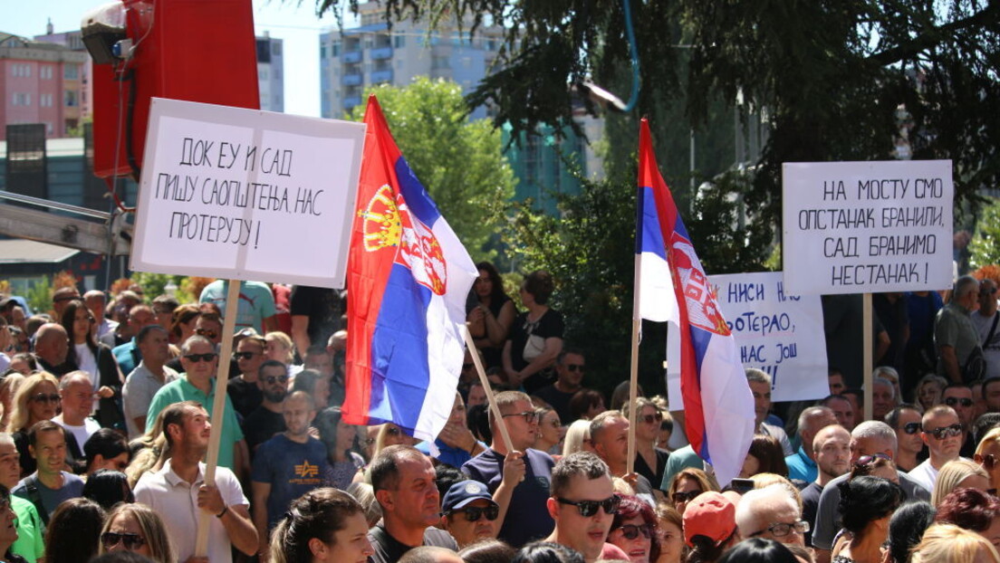 Protest na KiM: Roditelji i deca traže da im vrate sportsku salu