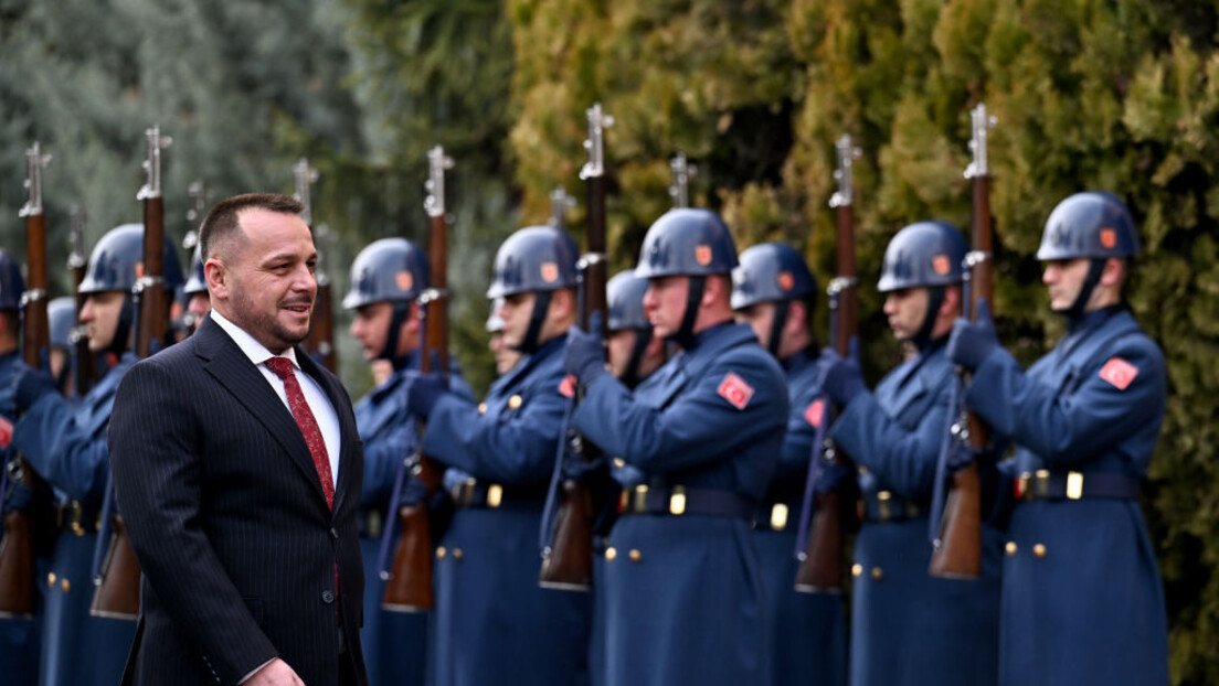 Priština opet o Vučićevom odlasku u Moskvu: Hoće da nam "uzme" tzv. Kosovo