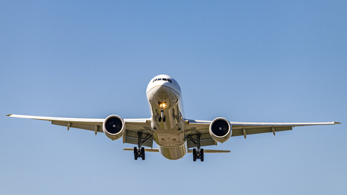 Avion leteo je bez pilota 10 minuta nakon što se kopilot onesvestio