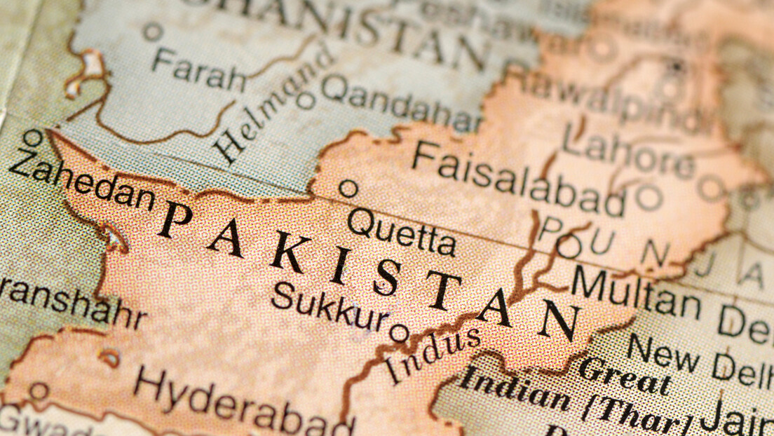 Napad na školski autobus u Pakistanu: Najmanje četvoro dece poginulo, povređeno 38 osoba