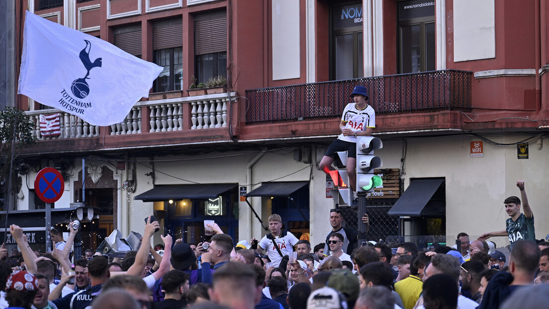 Neslavna britanska uvertira – tuča navijača Totenhema i Junajteda pred finale