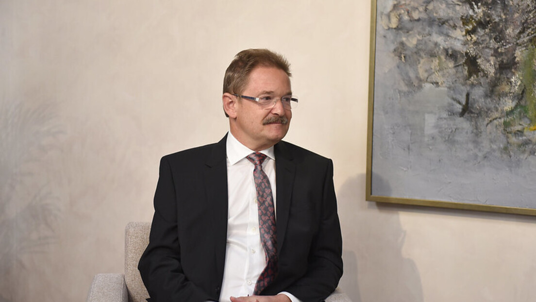 Kriza identiteta ambasadora Nemačke: Felten pokazao od koga je Crna Gora nezavisna, a od koga nije