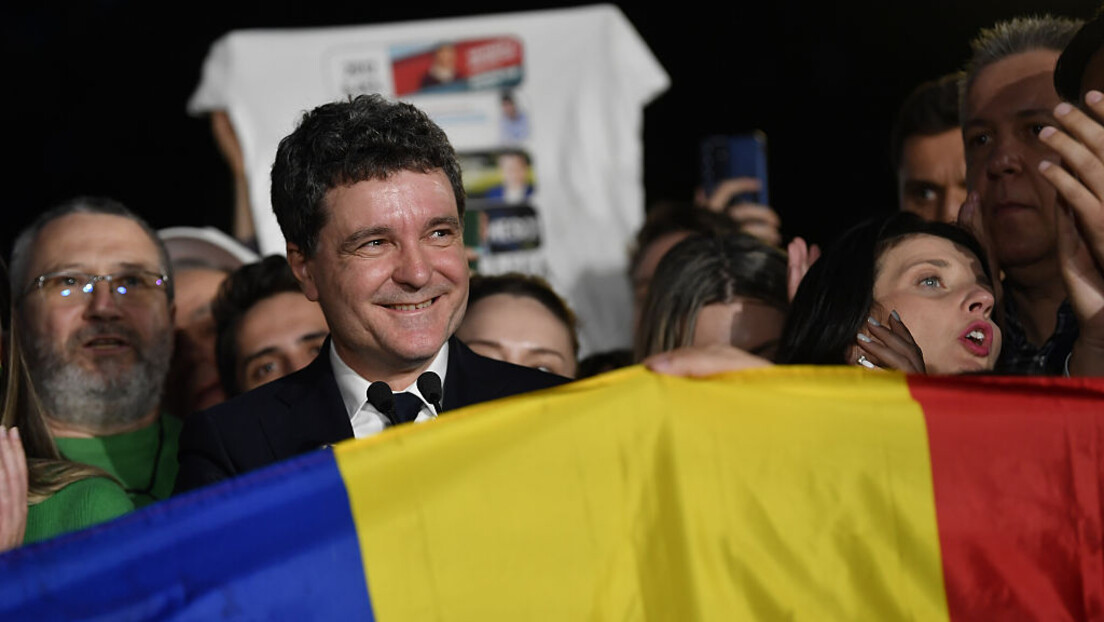 Da li su razgovarali rumunski predsednik i Tramp: Zašto Dan krije poziv preko žice