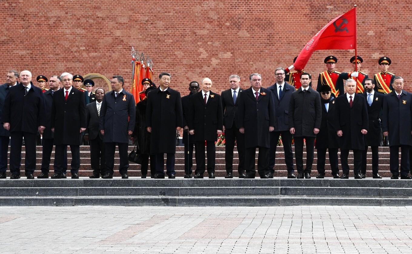 Strani lideri polažu cveće na Grob neznanom junaku