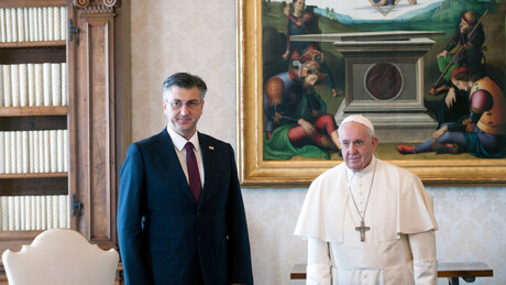 Десило се више пута: Да ли је сусрет са хрватским премијером "фаталан" за папу? (ВИДЕО)