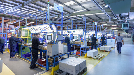 Шок за аутомобилску индустрију: У САД ступиле на снагу царине од 25 одсто на увоз делова