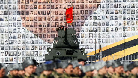 Стижу гости на обележавање Дана победе: Председник Кубе допутовао у Русију