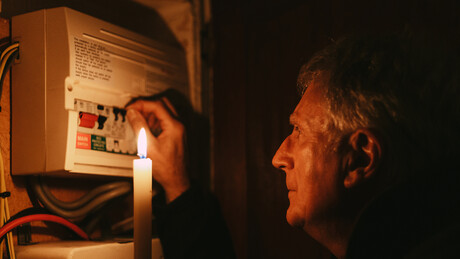 Како избећи хаварију налик шпанској? Уложити билионе долара у надоградњу електромреже