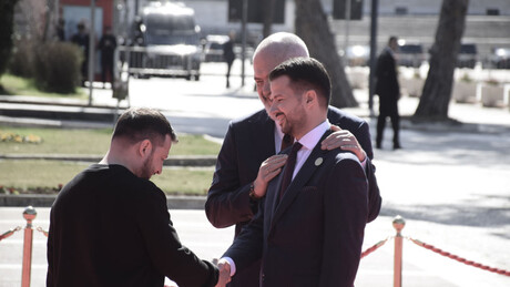 Хвата се за сламку спаса: Зеленски стиже у Подгорицу, потписује важан споразум?