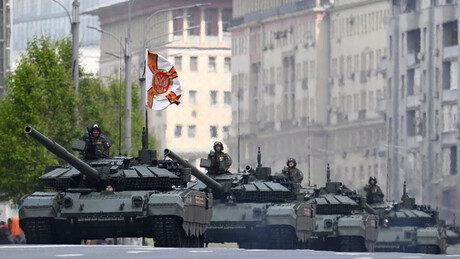 Ko je (do sada) stigao u Moskvu na Dan pobede: Crveni tepih i orkestar za "brata Sija"