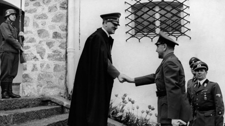 Анте Павелић - бегунац крвавих руку с пасошем Црвеног крста