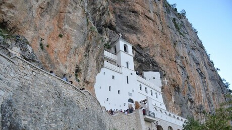 Данас је Свети Василије Острошки, чудотворац и исцелитељ