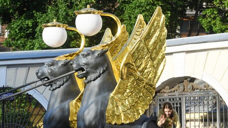 Санкт Петербург је препун скулптура лавова: Идеја потекла од Петра Великог, а разлог је очигледан