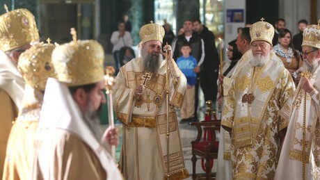 SPC donela radikalne odluke: Novi orden, novi praznici, izmenjen i Ustav?