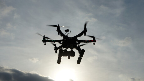 Руске ПВО обориле 35 дронова: Један погодио аутобус, рањен возач