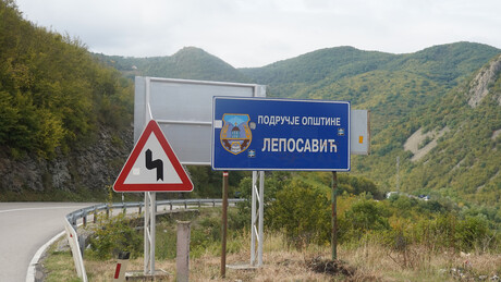 Прогон Срба у Лепосавићу: Албанци траже да врате кључеве станова које је градила Влада Србије