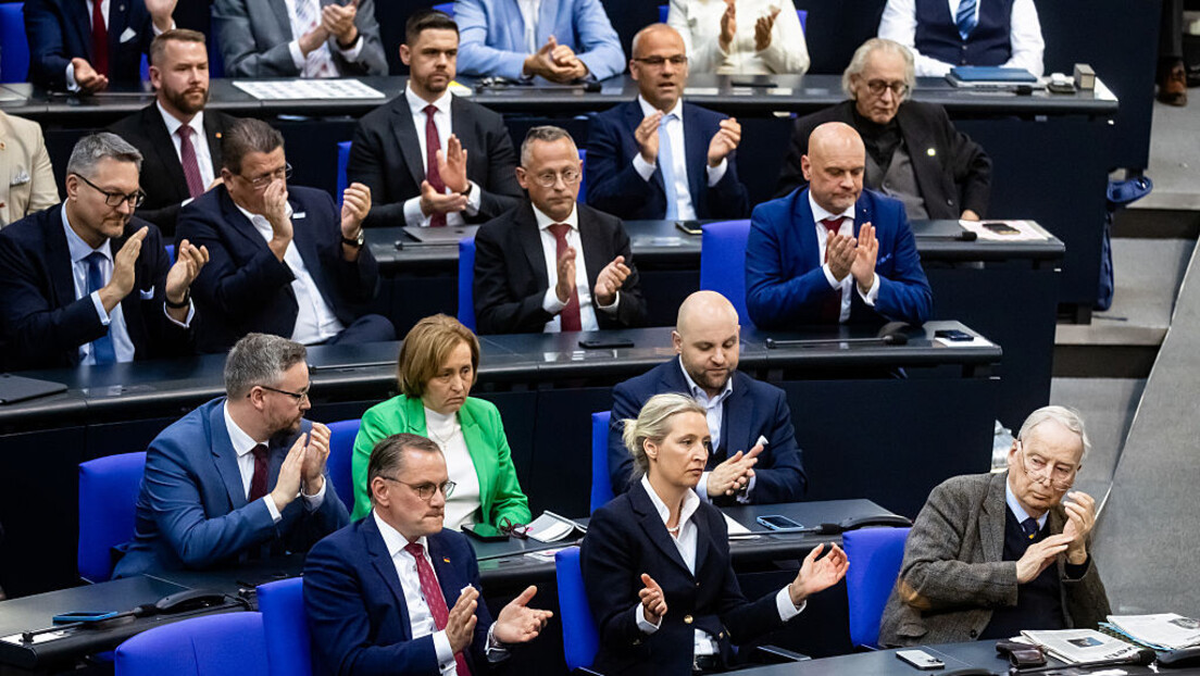 Nemačka poslanica kritikovala Šmita: Od njegovog autoriteta nema ni traga