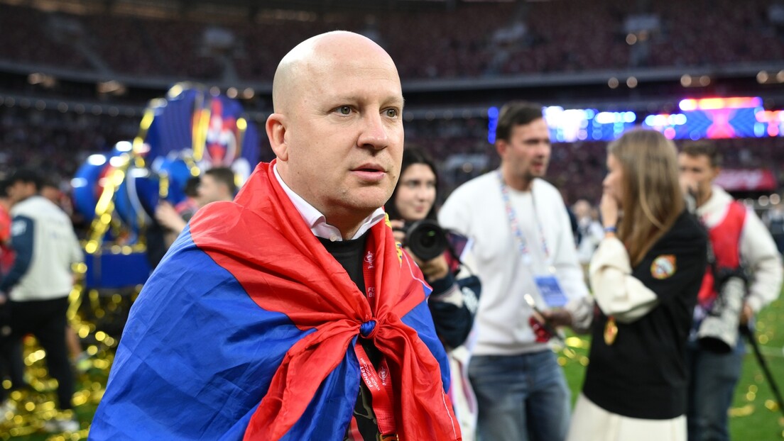 Srpska trobojka i u Moskvi – CSKA slavi Marka Nikolića!