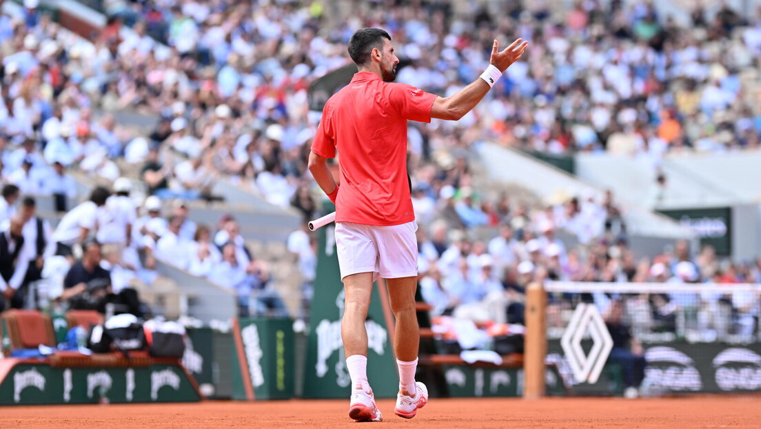 "Stotka" najvećeg svih vremena na Rolan Garosu, Novak u tri seta do četvrtfinala
