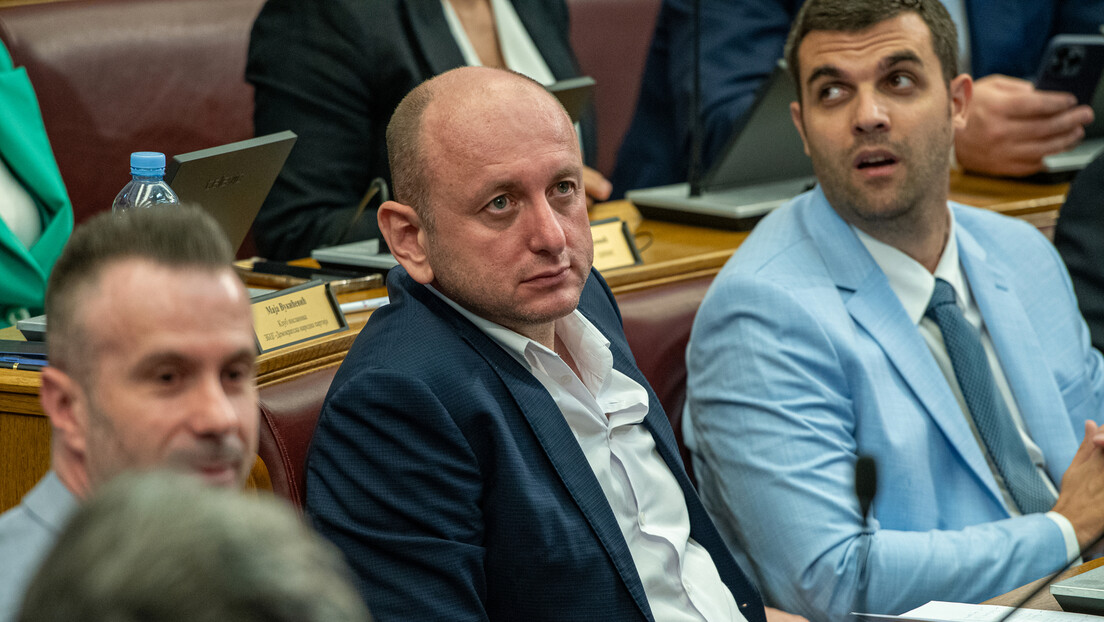Knežević: Ako smenite Mandića predložiću Severinu za predsednicu skupštine