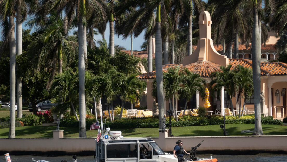 Muškarac upao na Trampovo imanje: Hteo da propoveda i oženi se njegovom unukom