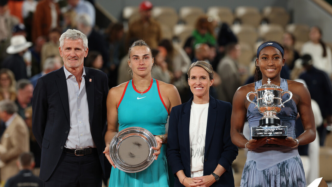 Sabalenka ispustila pobedu i titulu na Rolan Garosu, Gof slavila nakon preokreta u finalu