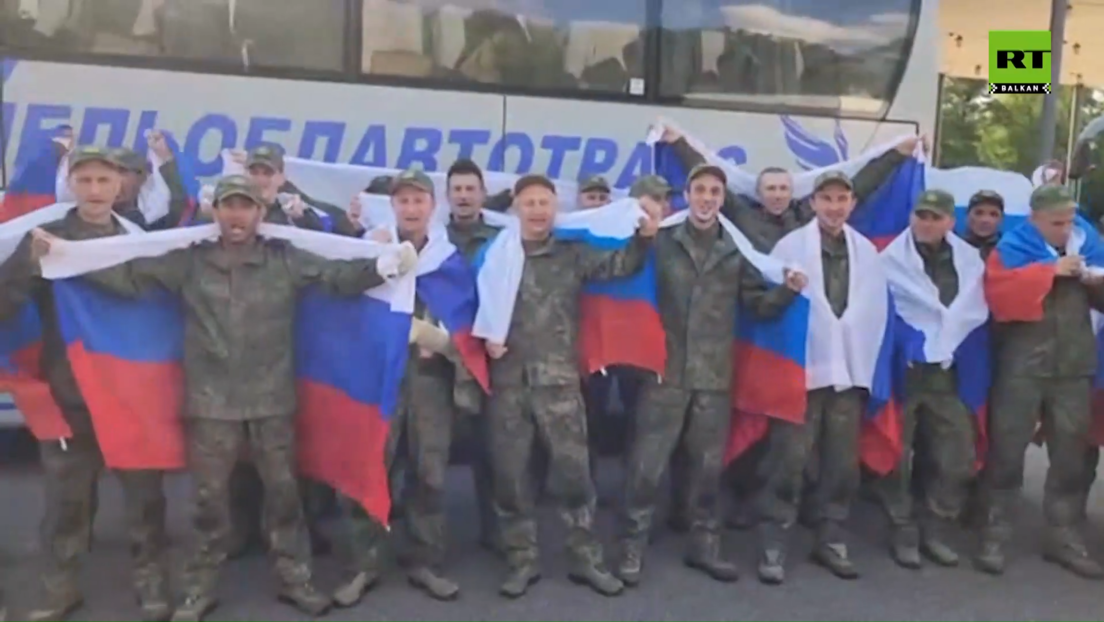 Nastavljena razmena zarobljenika: Druga grupa ruskih vojnika stiže kući (VIDEO)