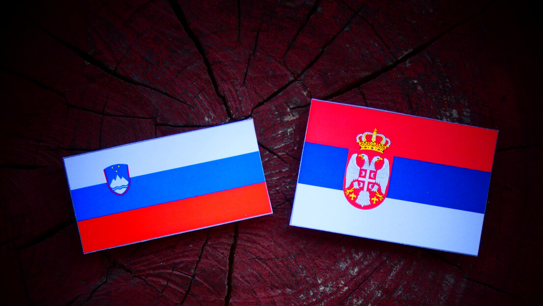 EU vrednosti po meri Triglava: 0,1 odsto Italijana ima pravo na jezik, dva odsto Srba ni na azbuku
