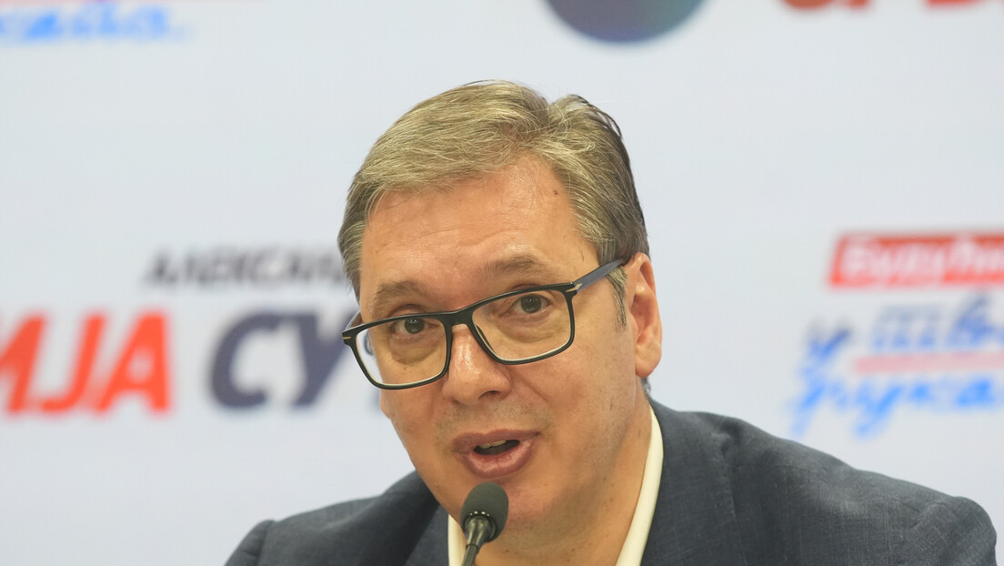 Dvadeset i pet članova SANU traži Vučićevu ostavku: Šta piše u peticiji i ko je potpisao