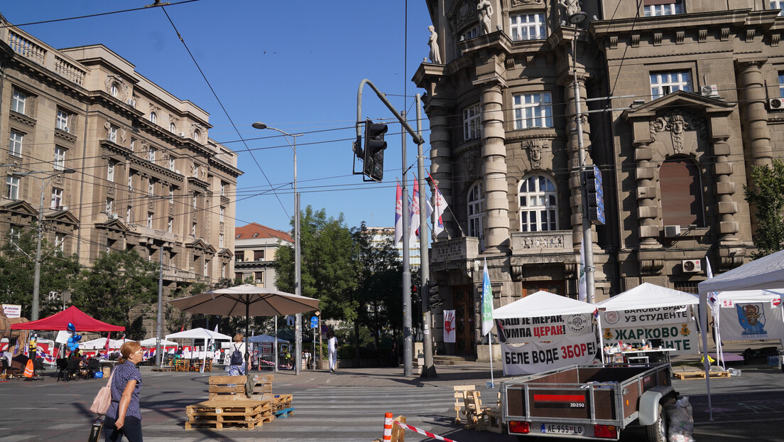 I dalje blokirana raskrsnica kod Vlade Srbije
