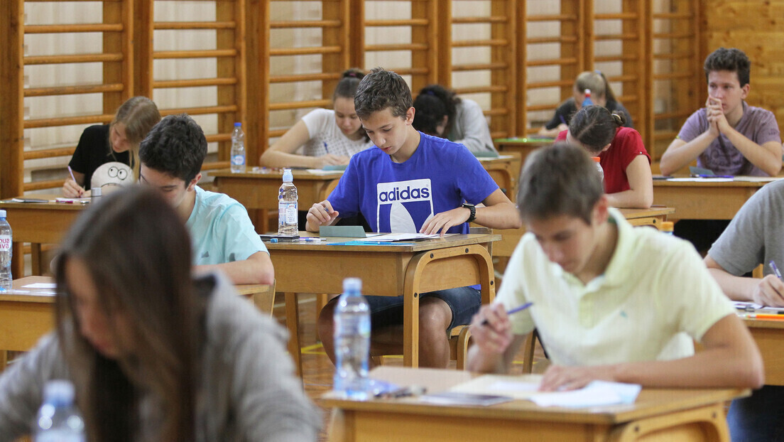 Drugi dan male mature, osmaci polažu test iz matematike