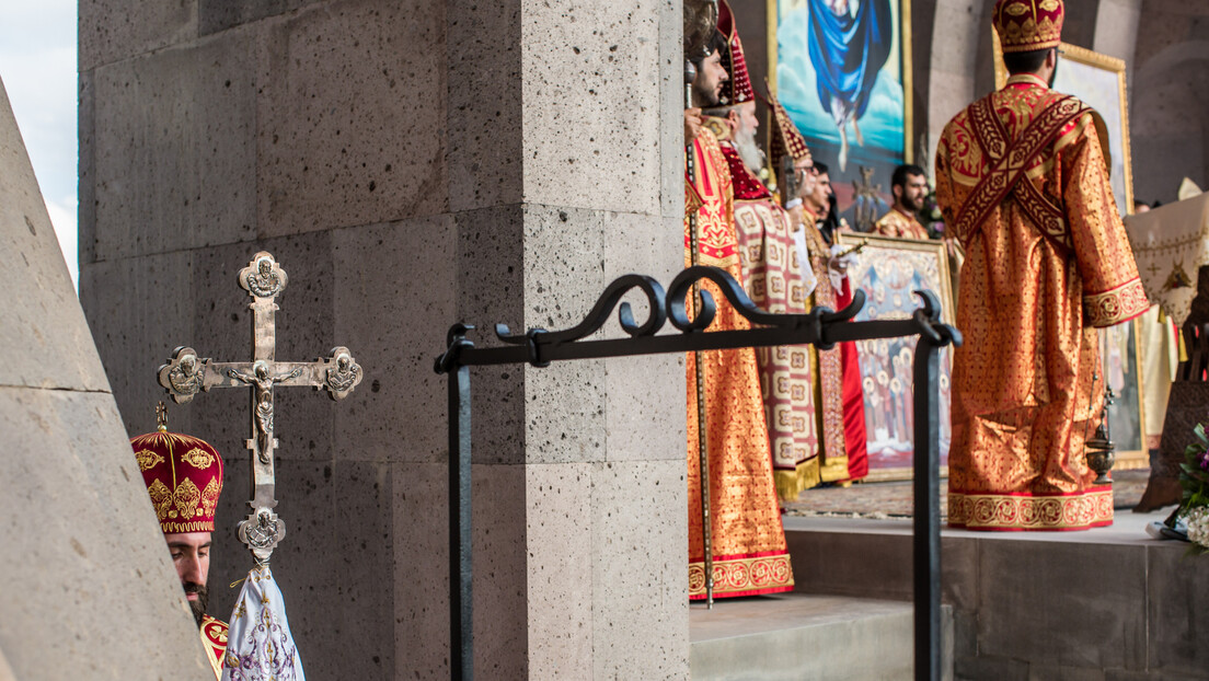 Priveden arhiepiskop Jermenske apostolske crkve: Optužen za pokušaj preuzimanja vlasti