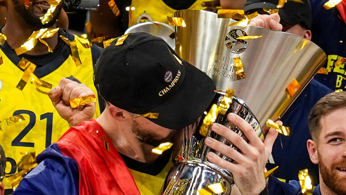 Fenerbahče se oprostio od Gudurića posle triple krune: Hvala ti Marko Paša!