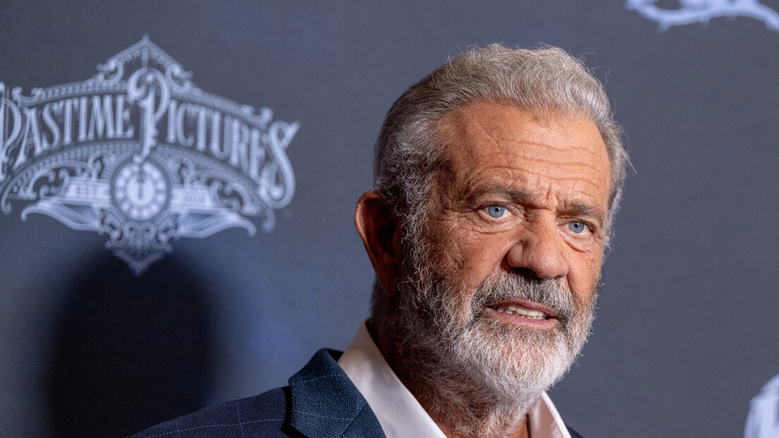 Holivudski glumac Mel Gibson u poseti Hilandaru na Vidovdan