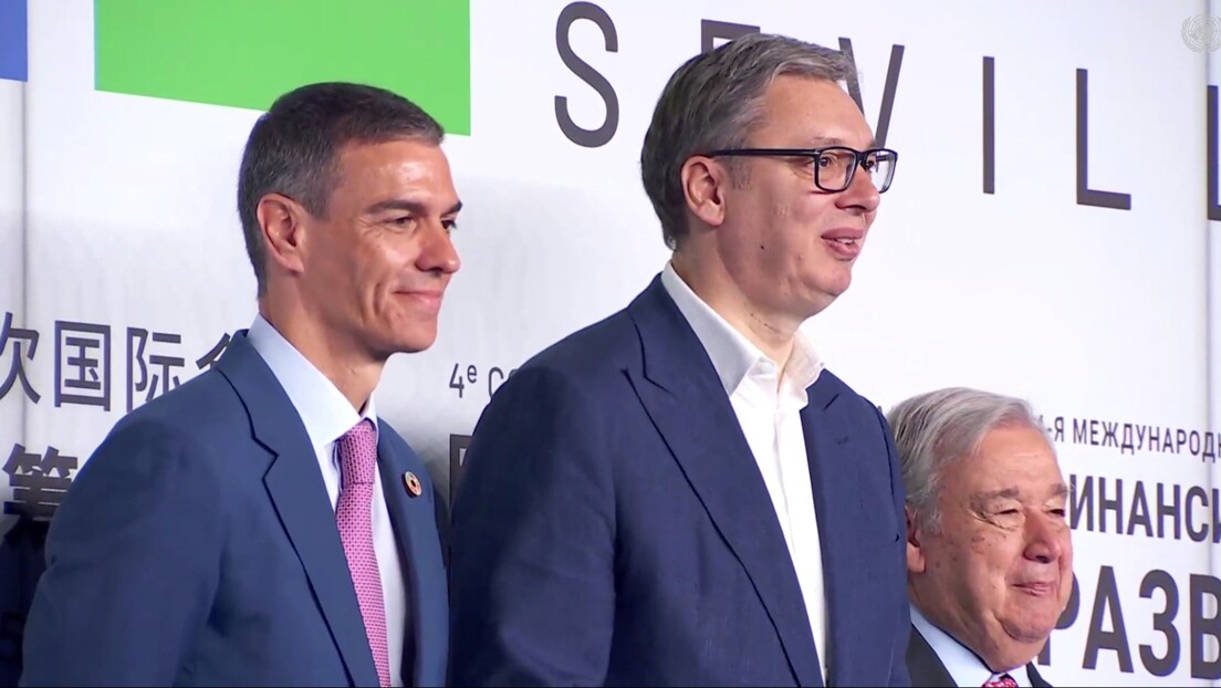 Вучић: Хвала руским пријатељима што су разумели нашу ситуацију