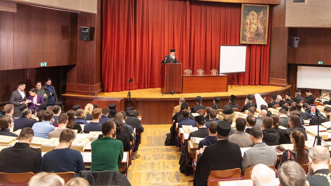 Pravoslavni bogoslovski fakultet pozvao studente da se u potpunosti vrate nastavi