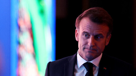 Posle šamara, Makron otet: Kako je francuski predsednik završio na protestu ispred ruske ambasade
