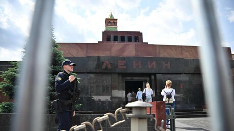 Rusi se opraštaju od Vladimira Lenjina: "Bojimo se da nam ga neće vratiti"