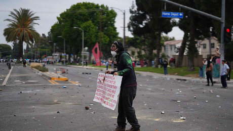 Haos u Los Anđelesu se nastavlja: Najmanje 56 uhapšeno zbog učešća na protestima