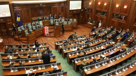 Приштинска "млада демократија" још није проходала: И 30. пут ће пробати да се конституишу