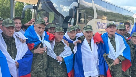 Авион са другом групом заробљеника слетео недалеко од Москве